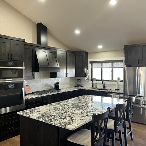 Kitchen_Coffee Bar_Laundry – Persia Pearl Granite with an eased edge profile (3)
