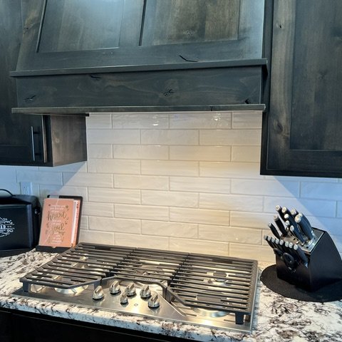 Kitchen_Coffee Bar_Laundry – Persia Pearl Granite with an eased edge profile (1)