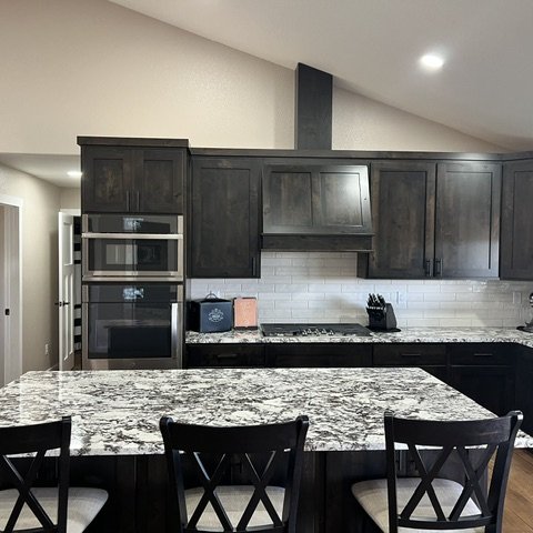 Kitchen_Coffee Bar_Laundry – Persia Pearl Granite with an eased edge profile (2)