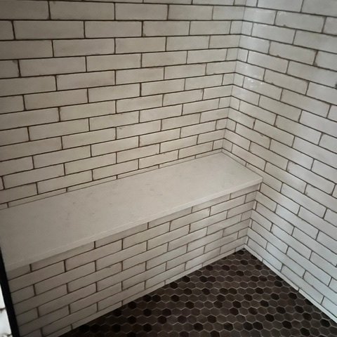 Bathrooms_Shower – Carrara Breve Quartz with an eased edge profile (4)