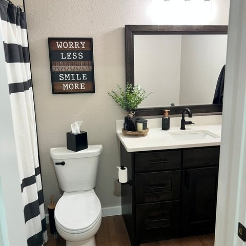 Bathrooms_Shower – Carrara Breve Quartz with an eased edge profile (6)