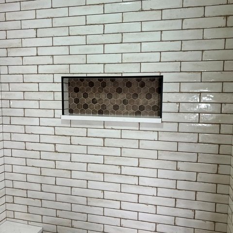 Bathrooms_Shower – Carrara Breve Quartz with an eased edge profile (3)